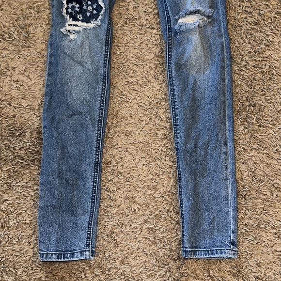 Blue spice distressed patched jeggings - Picture 7 of 9